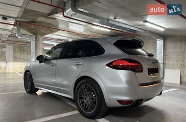 Внедорожник / Кроссовер Porsche Cayenne 2013 в 