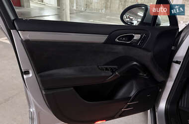 Внедорожник / Кроссовер Porsche Cayenne 2013 в 