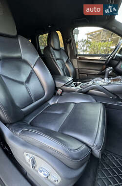 Позашляховик / Кросовер Porsche Cayenne 2013 в 