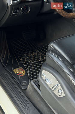 Позашляховик / Кросовер Porsche Cayenne 2013 в 