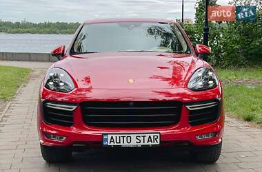 Позашляховик / Кросовер Porsche Cayenne 2015 в 