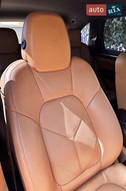 Позашляховик / Кросовер Porsche Cayenne 2012 в 