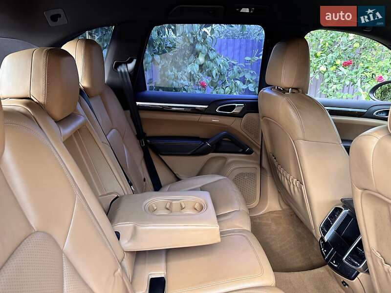 Внедорожник / Кроссовер Porsche Cayenne 2012 в Киеве фото 27 Внедорожник / Кроссовер Porsche Cayenne 2012 в Киеве
