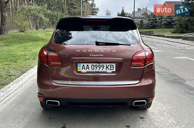 Внедорожник / Кроссовер Porsche Cayenne 2011 в 