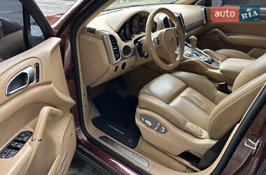 Внедорожник / Кроссовер Porsche Cayenne 2011 в 