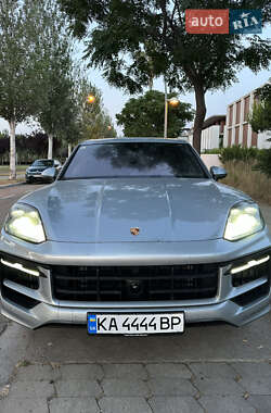 Позашляховик / Кросовер Porsche Cayenne 2023 в 