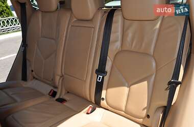 Внедорожник / Кроссовер Porsche Cayenne 2012 в 