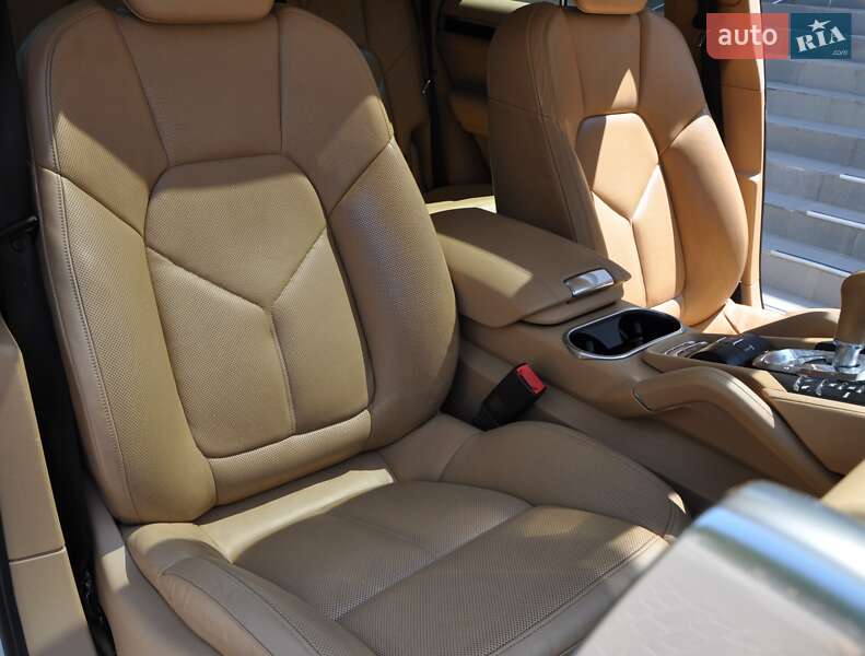 Внедорожник / Кроссовер Porsche Cayenne 2012 в Одессе фото 24 Внедорожник / Кроссовер Porsche Cayenne 2012 в Одессе