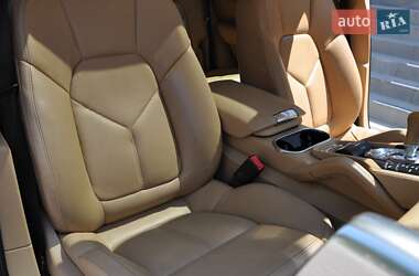 Внедорожник / Кроссовер Porsche Cayenne 2012 в 