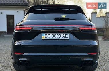 Внедорожник / Кроссовер Porsche Cayenne 2020 в 