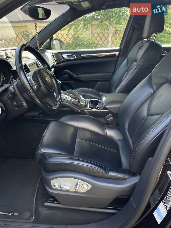 Внедорожник / Кроссовер Porsche Cayenne 2014 в Одессе