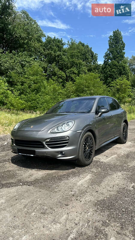Позашляховик / Кросовер Porsche Cayenne 2011 в 