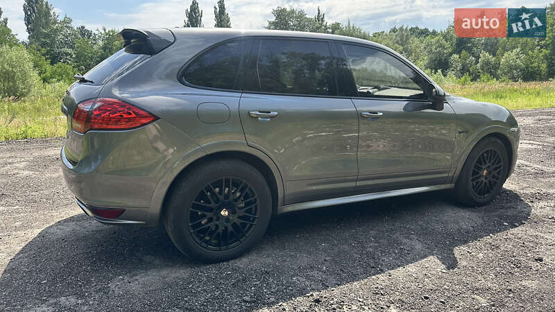 Позашляховик / Кросовер Porsche Cayenne 2011 в Чернігові