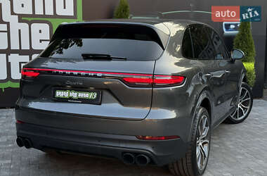 Позашляховик / Кросовер Porsche Cayenne 2019 в 