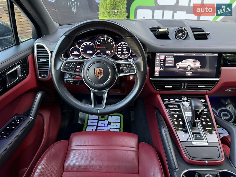 Внедорожник / Кроссовер Porsche Cayenne 2019 в Киеве