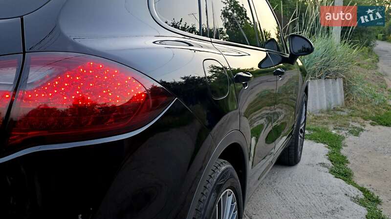 Внедорожник / Кроссовер Porsche Cayenne 2011 в Полтаве