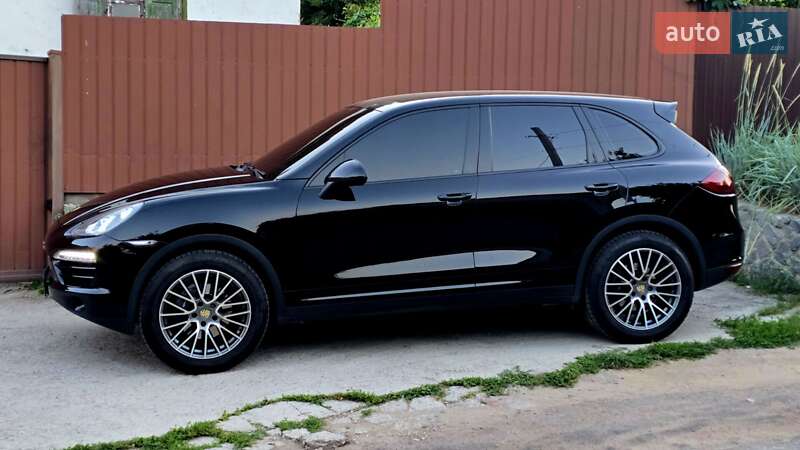 Внедорожник / Кроссовер Porsche Cayenne 2011 в Полтаве