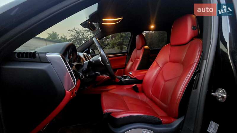 Внедорожник / Кроссовер Porsche Cayenne 2011 в Полтаве