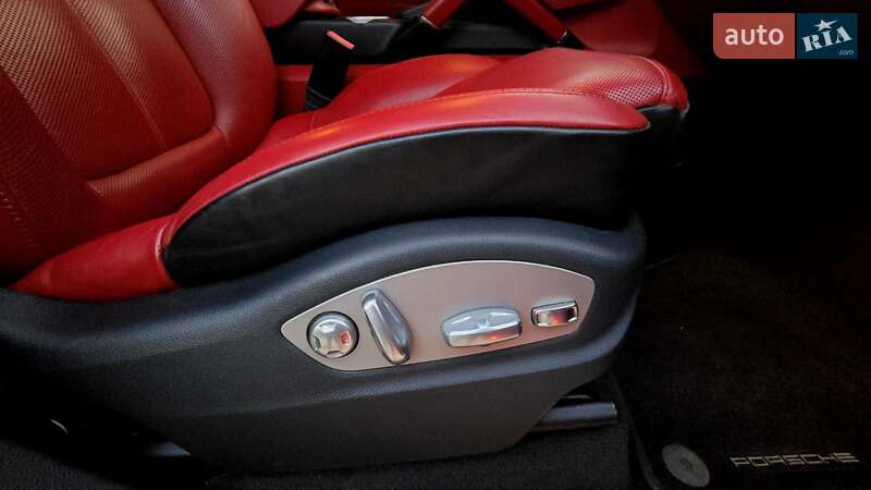 Внедорожник / Кроссовер Porsche Cayenne 2011 в Полтаве