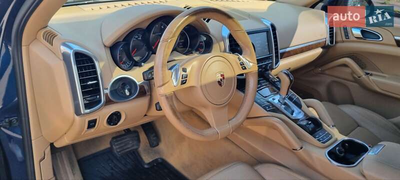 Внедорожник / Кроссовер Porsche Cayenne 2011 в Киеве