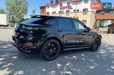 Внедорожник / Кроссовер Porsche Cayenne 2021 в 