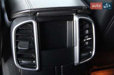 Позашляховик / Кросовер Porsche Cayenne 2011 в 