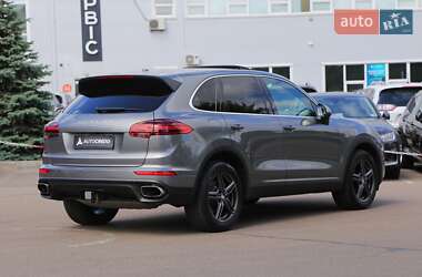 Позашляховик / Кросовер Porsche Cayenne 2017 в 