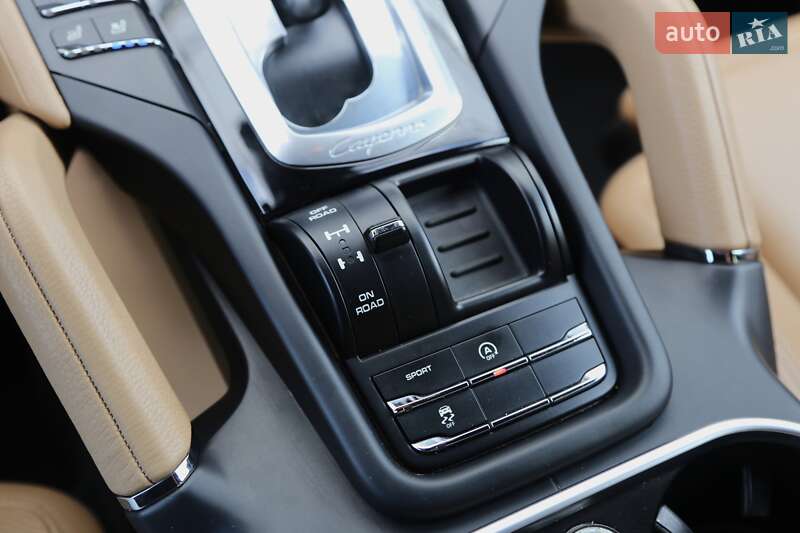 Внедорожник / Кроссовер Porsche Cayenne 2017 в Киеве
