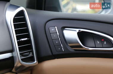Позашляховик / Кросовер Porsche Cayenne 2017 в 