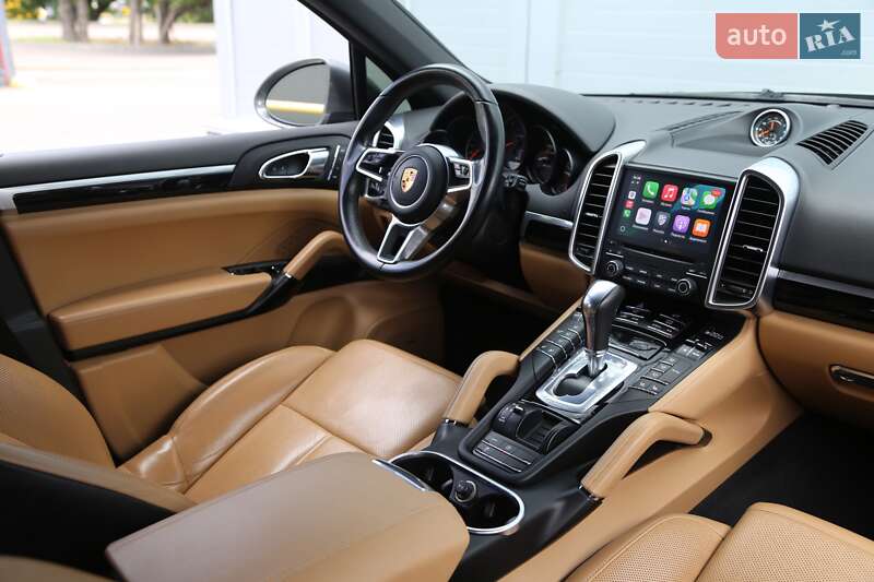 Внедорожник / Кроссовер Porsche Cayenne 2017 в Киеве