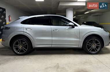 Внедорожник / Кроссовер Porsche Cayenne 2021 в 