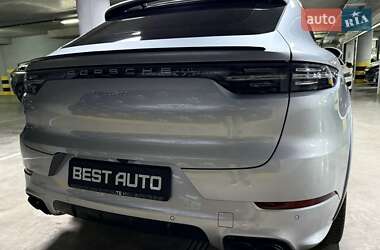 Внедорожник / Кроссовер Porsche Cayenne 2021 в 