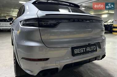 Внедорожник / Кроссовер Porsche Cayenne 2021 в 