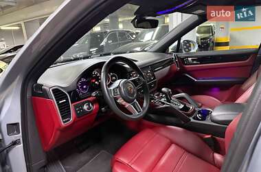 Внедорожник / Кроссовер Porsche Cayenne 2021 в 