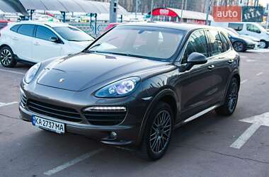 Позашляховик / Кросовер Porsche Cayenne 2013 в 