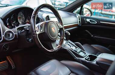 Позашляховик / Кросовер Porsche Cayenne 2013 в 