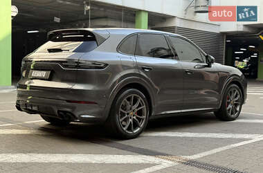 Позашляховик / Кросовер Porsche Cayenne 2022 в 