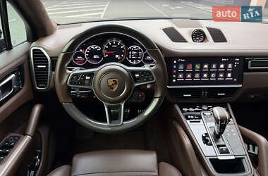 Позашляховик / Кросовер Porsche Cayenne 2022 в 