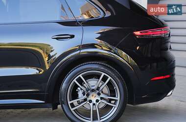 Позашляховик / Кросовер Porsche Cayenne 2019 в 