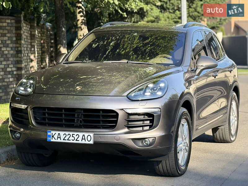 Позашляховик / Кросовер Porsche Cayenne 2015 в 