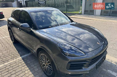 Позашляховик / Кросовер Porsche Cayenne 2019 в 