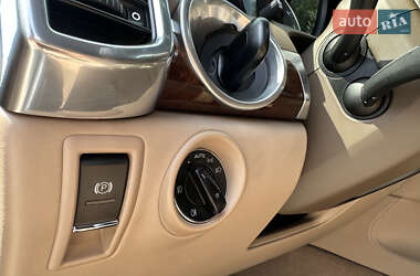 Внедорожник / Кроссовер Porsche Cayenne 2011 в 