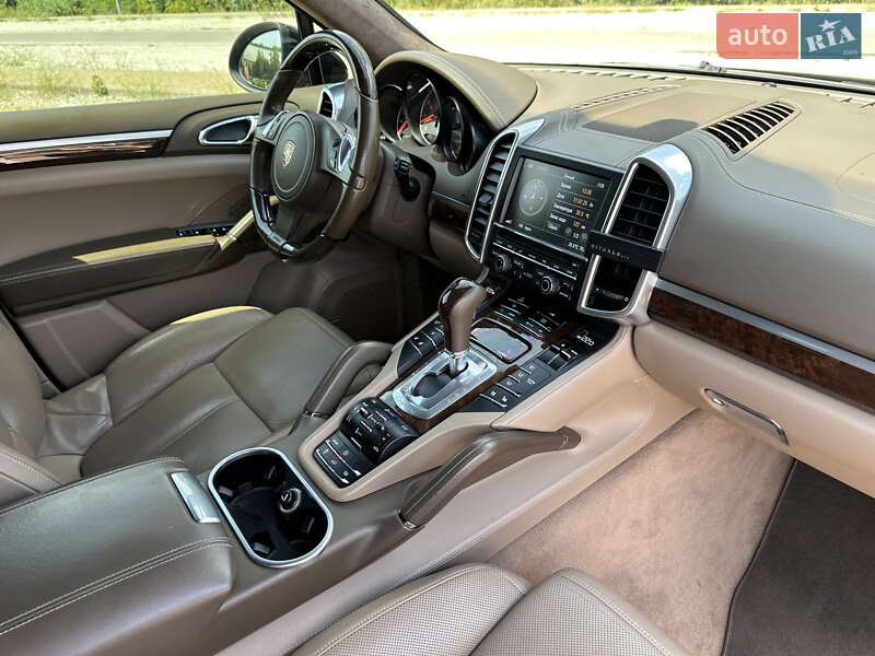 Внедорожник / Кроссовер Porsche Cayenne 2011 в Днепре