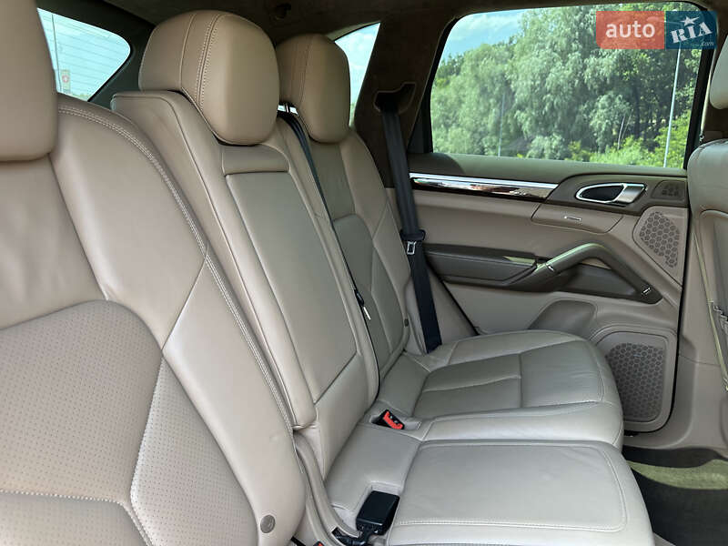 Внедорожник / Кроссовер Porsche Cayenne 2011 в Днепре
