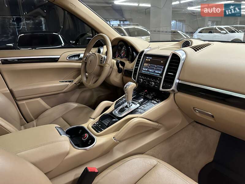 Позашляховик / Кросовер Porsche Cayenne 2014 в Харкові