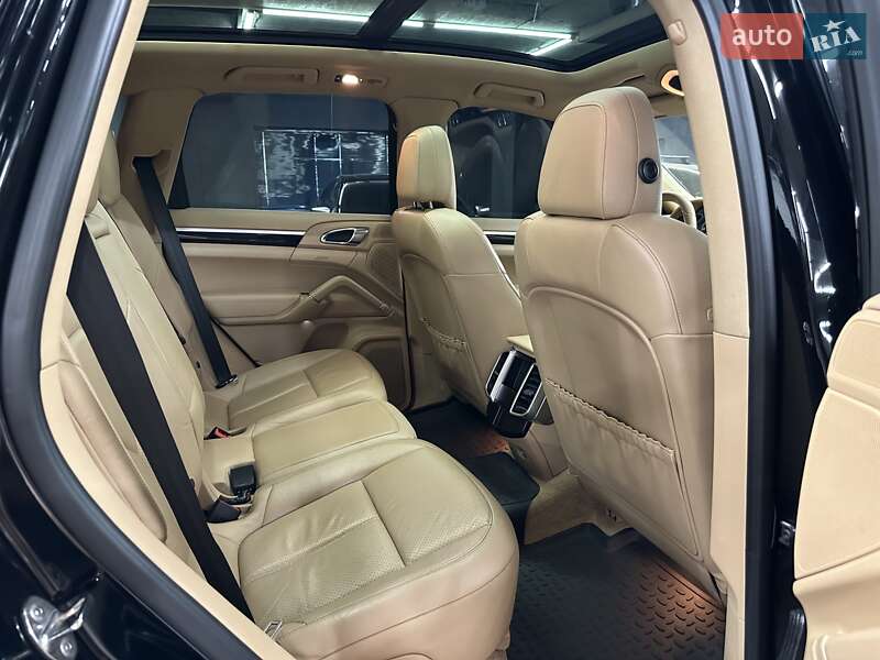 Позашляховик / Кросовер Porsche Cayenne 2014 в Харкові