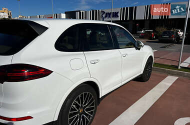 Внедорожник / Кроссовер Porsche Cayenne 2016 в Днепре