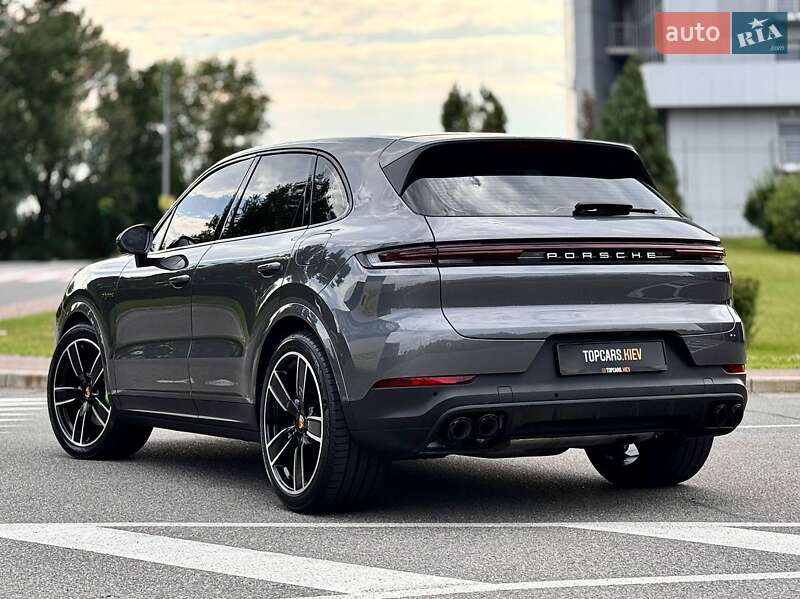 Внедорожник / Кроссовер Porsche Cayenne 2024 в Киеве