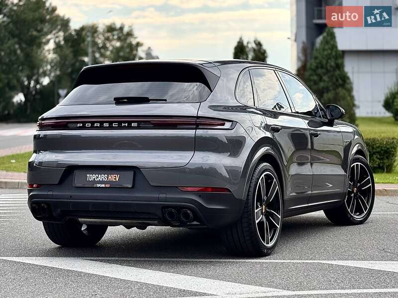 Внедорожник / Кроссовер Porsche Cayenne 2024 в Киеве