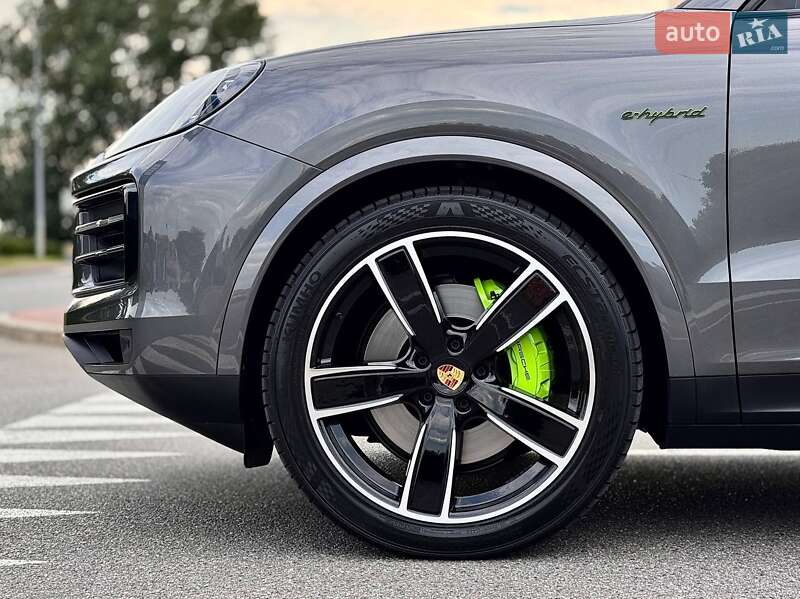 Внедорожник / Кроссовер Porsche Cayenne 2024 в Киеве